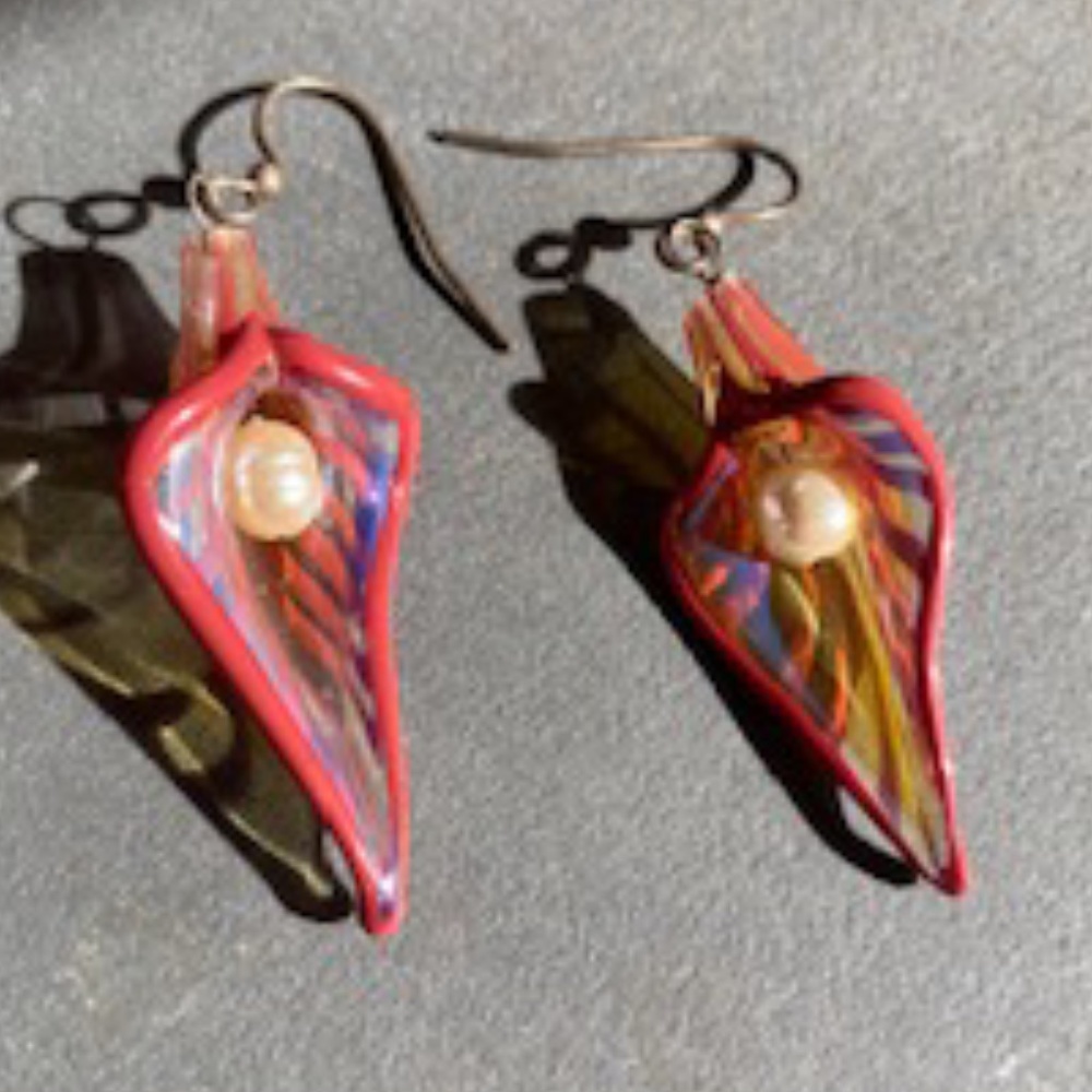 CORAL UNIQUE HANDBLOWN PETAL EARRINGS W/ PEARL - Picture 3 of 4
